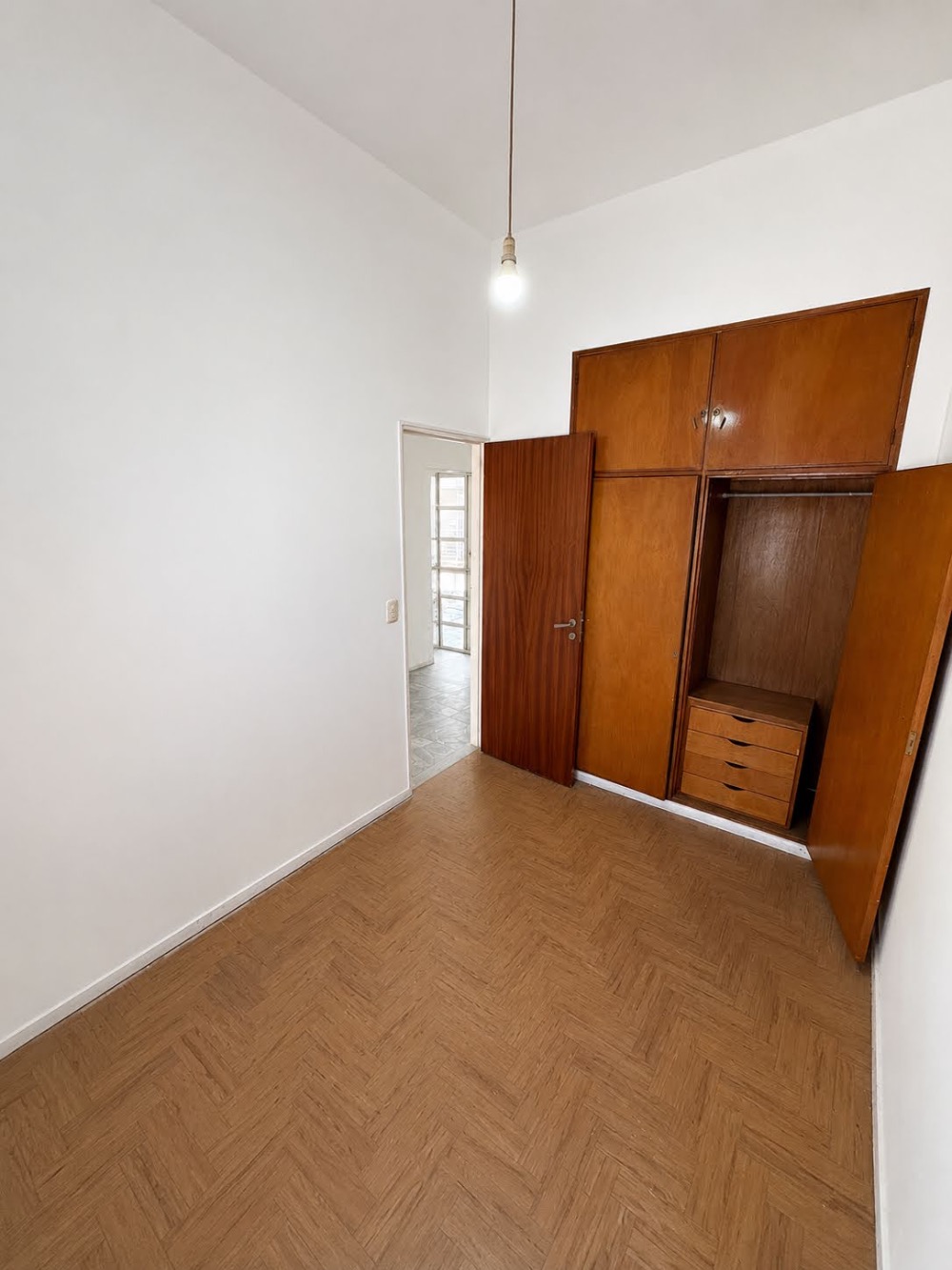 Casa En Venta En San Justo, Buenos Aires, Con 3 Dormitorios Y 2 Locales - Casa en Venta en San Justo con 3 dorm., 6 amb., 300 m2 cubiertos y 300 m2 totales - imagen 13