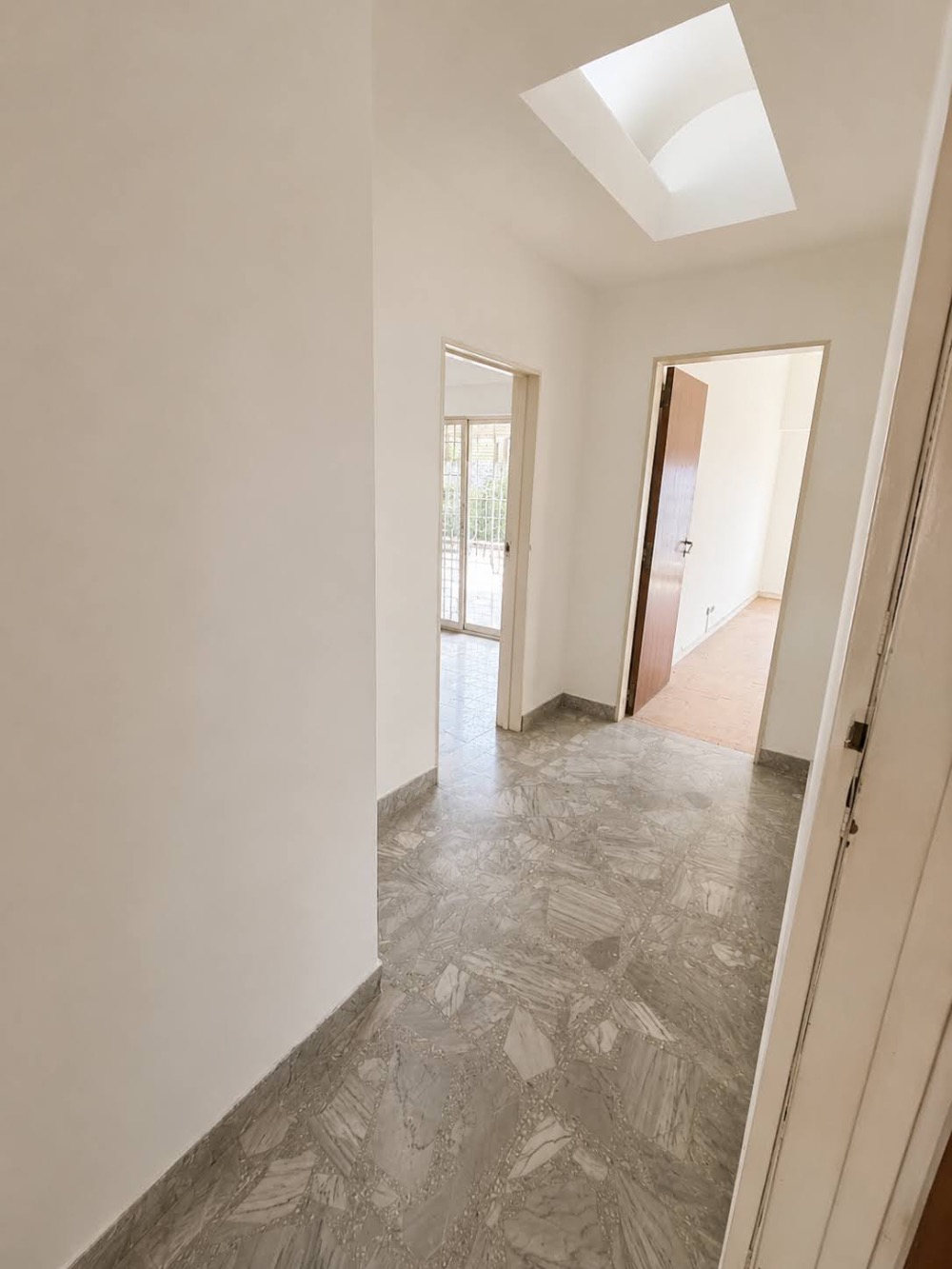 Casa En Venta En San Justo, Buenos Aires, Con 3 Dormitorios Y 2 Locales - Casa en Venta en San Justo con 3 dorm., 6 amb., 300 m2 cubiertos y 300 m2 totales - imagen 16