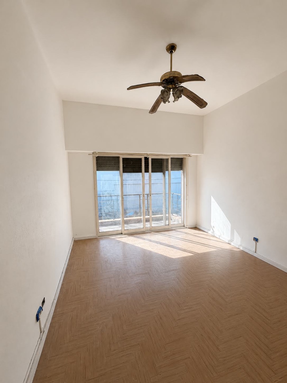 Casa En Venta En San Justo, Buenos Aires, Con 3 Dormitorios Y 2 Locales - Casa en Venta en San Justo con 3 dorm., 6 amb., 300 m2 cubiertos y 300 m2 totales - imagen 11
