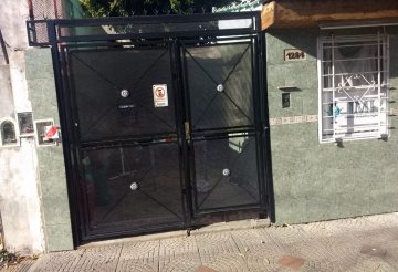 Galpón en Ramos Mejia en Venta · dueño directo · 3 dorm · cochera · 180 m² de lote - Imagen 1