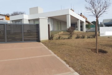 a 2cuadras del lago, Villa del Dique