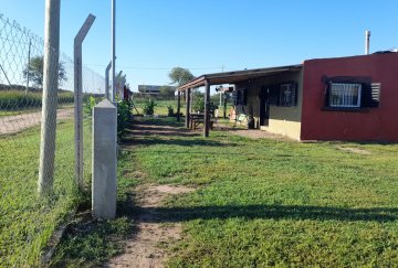 Casa disponible para la en Venta en Alta Gracia · dueño directo · 3 dorm · 2 cocheras · 924 m² de lote - Imagen 1