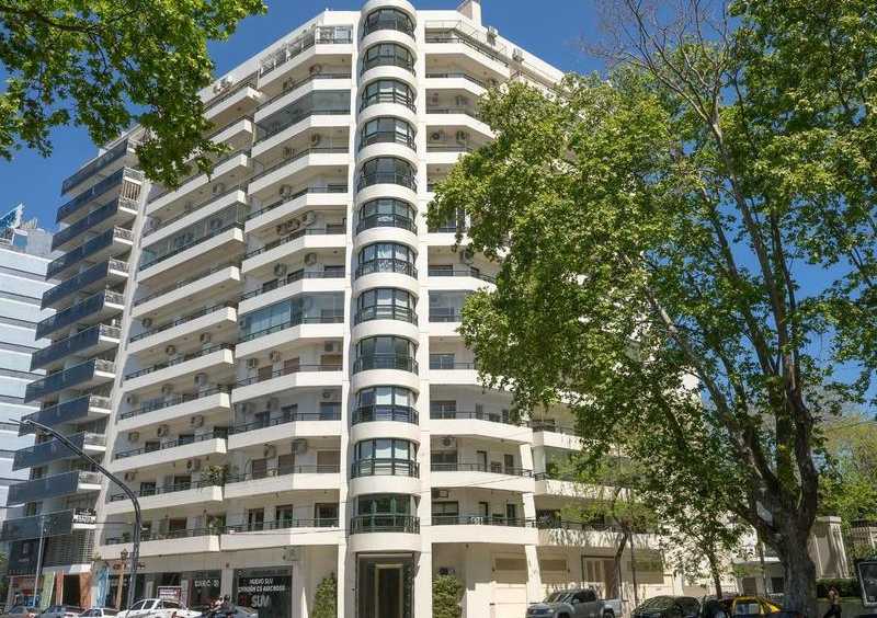 Departamento en Alquiler en Buenos Aires · dueño directo · 4 o más dorm · cochera · 184 m² de lote - Imagen 1
