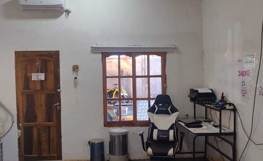 Comprar Casa en Puerto Iguazú · dueño directo · 3 dorm · 2 cocheras · 320 m² de lote - Imagen 3