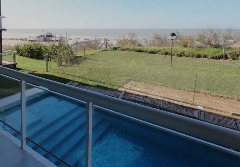 Casa en Pinamar para en Temporario · barrio con seguridad · dueño directo · No tiene dorm · cochera - Imagen 1