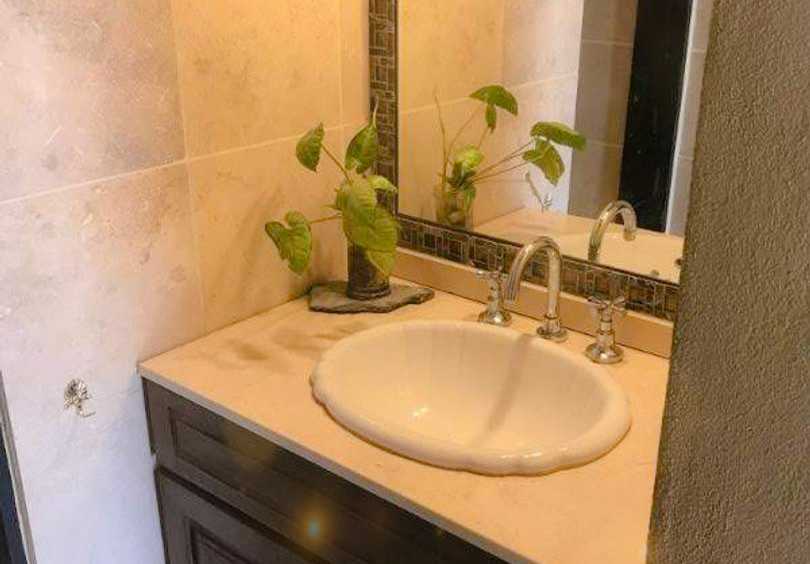 Casa En Venta A 1 Cuadra Del Golf Club Villa Allende - Casa en Venta en Villa Allende con 3 dorm., 6 amb., 340 m2 cubiertos y 2.500 m2 totales - imagen 2