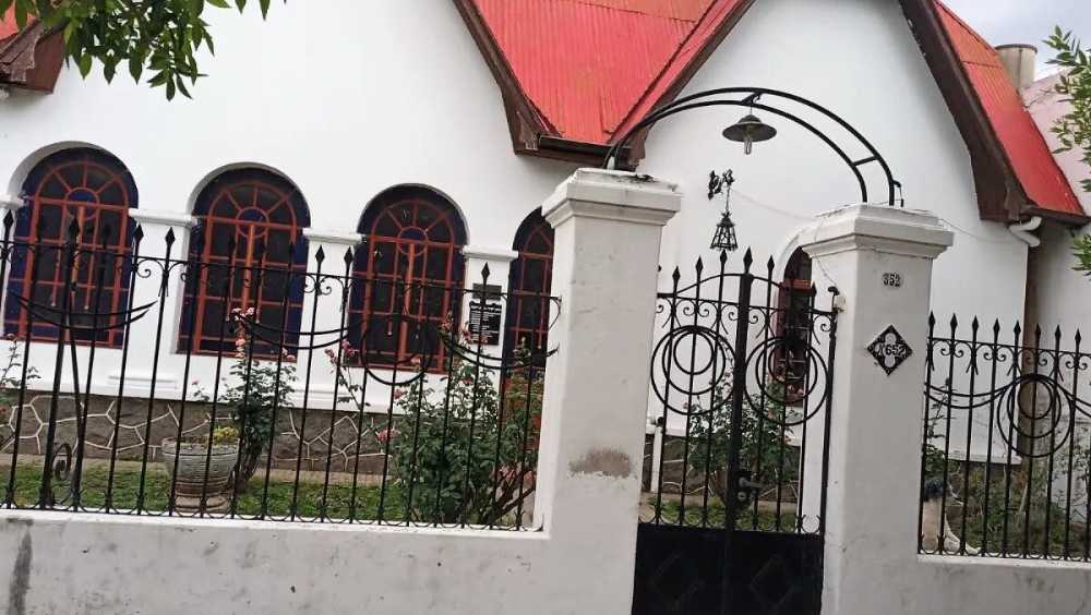 Oportunidad: Casa en Venta en Cosquin · dueño directo · 4 o más dorm · cochera · 636 m² de lote - Imagen 1