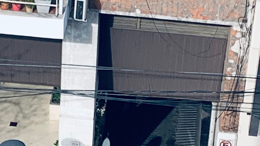 Cochera en edificio - Imagen 1