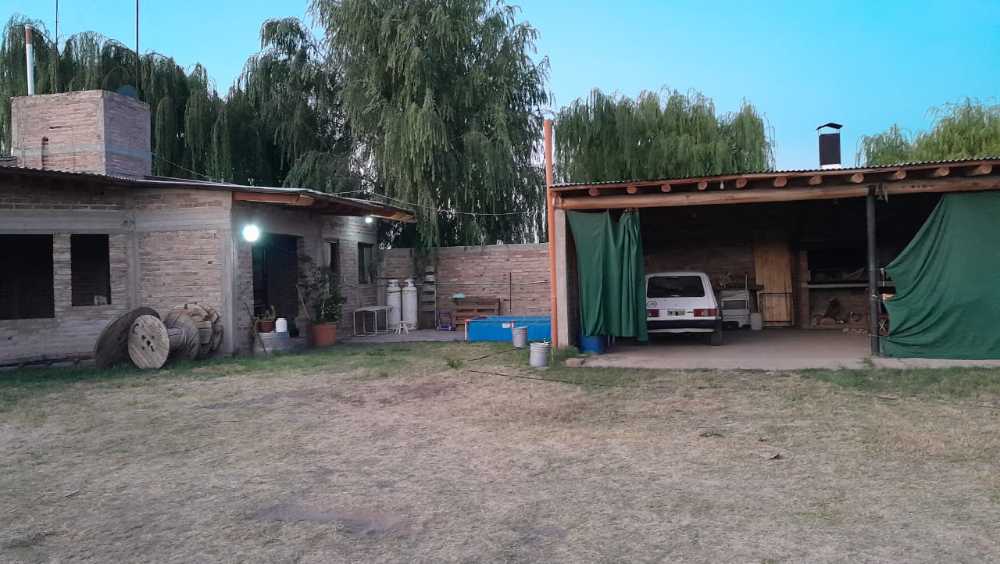 Comprar Oficina en Tunuyan · dueño directo · 2 dorm · 2 cocheras · 2 m² de lote - Imagen 2