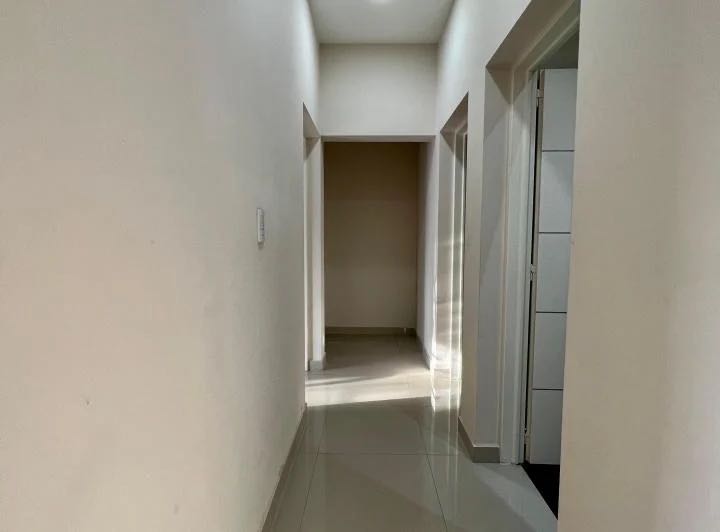 Espectacular Casa Moderna Ubicada En Barrio: Las Cortaderas Lofts - Casa en Venta en Rodeo del Medio con 3 dorm., 6 amb., 139 m2 cubiertos y 364 m2 totales - imagen 7