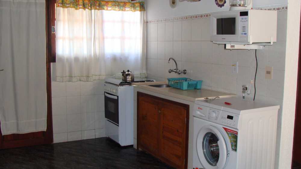 Alquileres De Casas En Rocha La Paloma - Casa en Alquiler en Uruguay con 2 dorm., 3 amb., 70 m2 cubiertos y 700 m2 totales - imagen 3