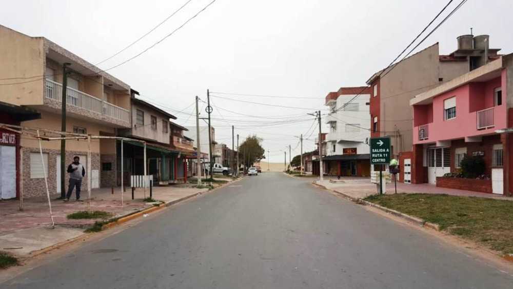 LOCAL COMERCIAL/ CABAÑAS DE REFACCIONAR - Imagen 2