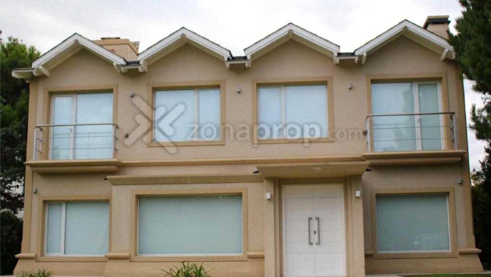 Dueo Alq La Baronesa, 11 Pers, C/piscina, A 1 Cuadra Del Mar - Casa en Temporario en Pinamar con 4 dorm., 6 amb., 300 m2 cubiertos y 800 m2 totales - imagen 15