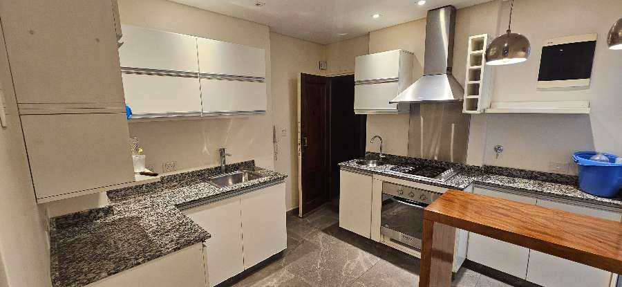 En Recoleta, Departamento en Alquiler · barrio con seguridad · dueño directo · 3 dorm · cochera - Imagen 4