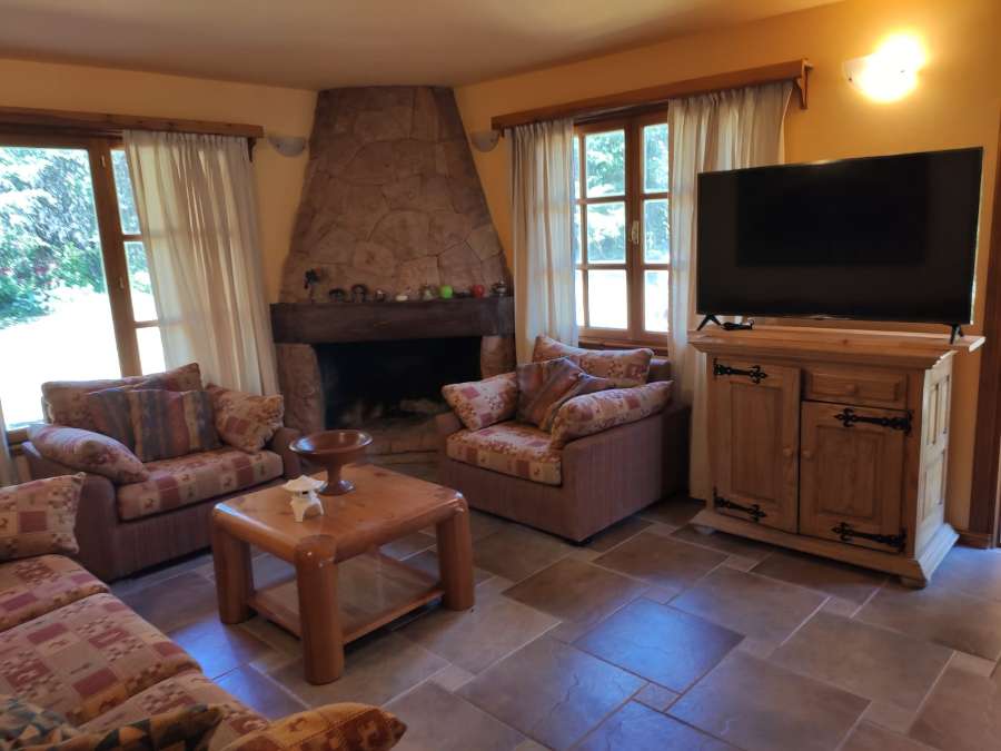 Casa Vacacional Para 12 Personas En Bariloche - Casa en Temporario en Bariloche con 4 dorm. y 6 amb. - imagen 3