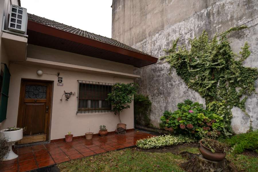 Casa tipo chalet, con garaje y jardin - Imagen 4