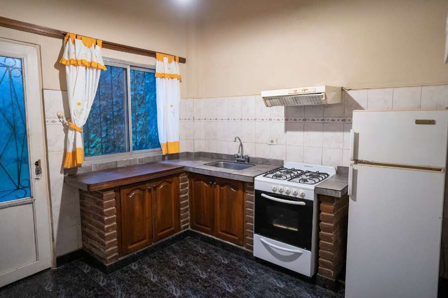 Casa Tipo Chalet, Con Garaje Y Jardin - Casa en Venta en Villa Ballester con 2 dorm., 3 amb., 77 m2 cubiertos y 243 m2 totales - imagen 9