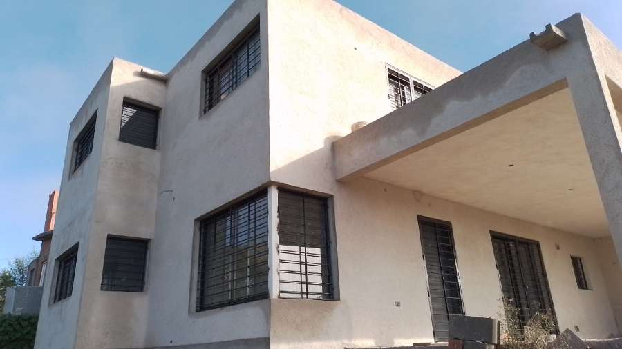 Casa En Venta - Casa en Venta en Villa Carlos Paz con 4 dorm., 6 amb., 182 m2 cubiertos y 720 m2 totales - imagen 3