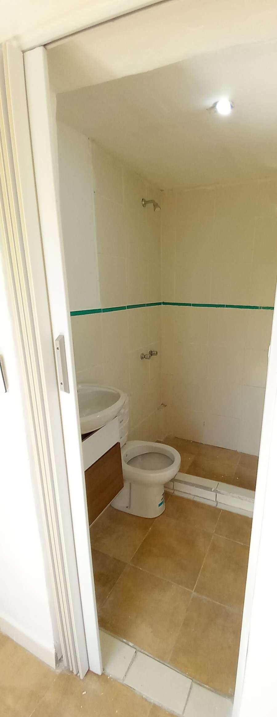 Particular Vende Casa En Neuqun Capital - Casa en Venta en Neuquén con 4 dorm., 6 amb., 292 m2 cubiertos y 150 m2 totales - imagen 9