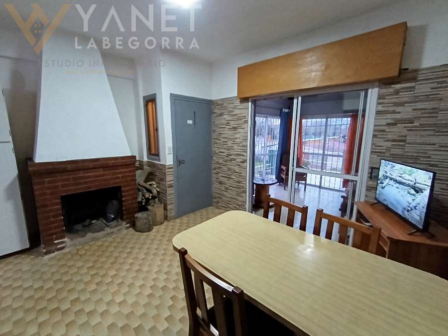 Casa en Planta Alta con Cochera + Galpon - Imagen 3