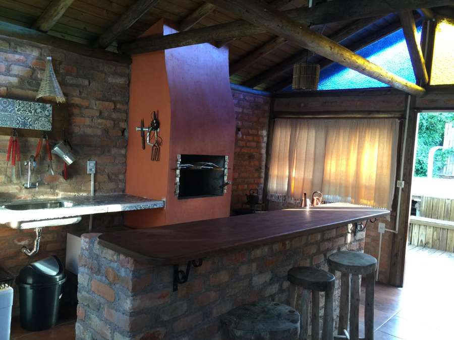 Alquiler De Casas En Praia Do Rosa, Santa Catarina, Brasil - Casa en Temporario en Vicente Lopez con 3 dorm., 4 amb., 150 m2 cubiertos y 800 m2 totales - imagen 17