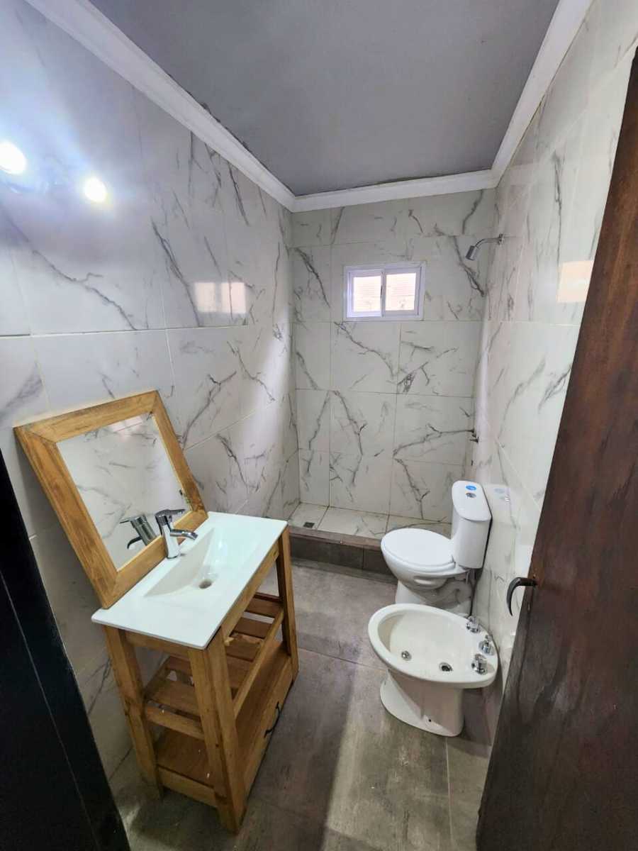 Casa Amplia En Campana, Zona En Crecimiento - Casa en Venta en Campana con 3 dorm., 5 amb., 110 m2 cubiertos y 225 m2 totales - imagen 2
