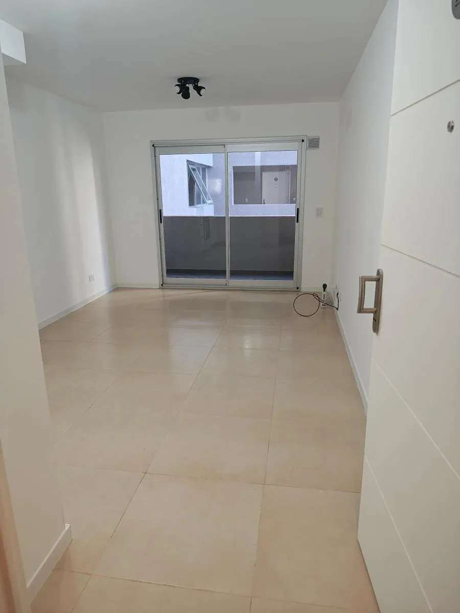 Departamento 2 ambientes en torre A, con Cochera a ESTRENAR - Imagen 3