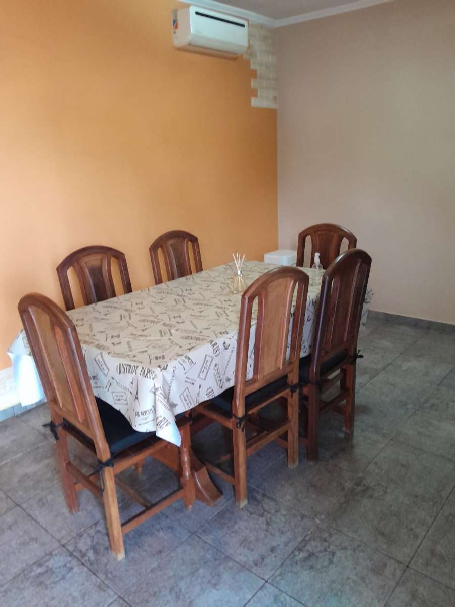 Casa Por Dia, Toay Centro, Equipada Para 7 Personas, Cochera Para 2 Autos, Patios Cerrados, - Casa en Temporario en Toay con 3 dorm., 6 amb., 150 m2 cubiertos y 330 m2 totales - imagen 7