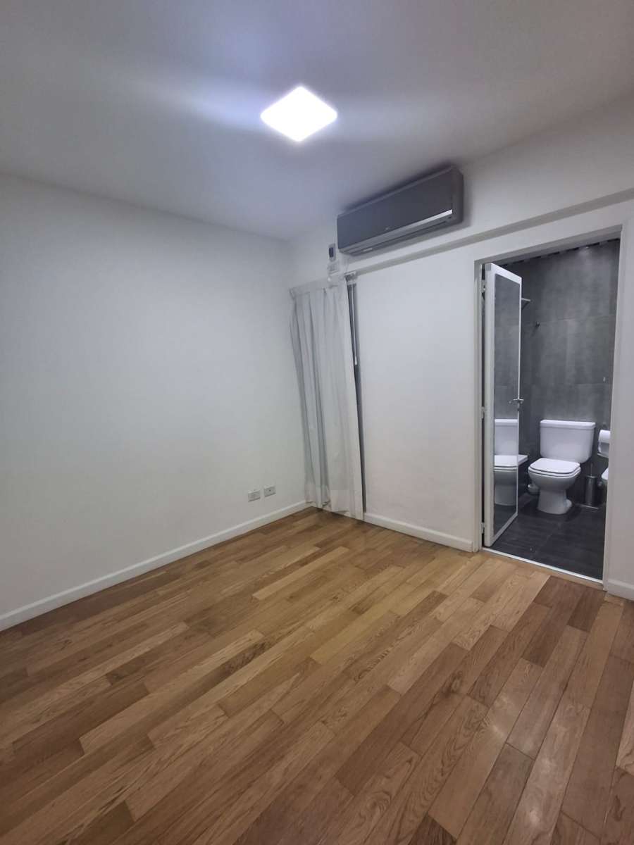 Departamento en excelente estado - Luminoso con balcón a la calle. - Imagen 5
