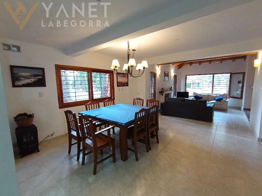 Amplio Chalet Independiente - Naturaleza Y Confort En Un Solo Lugar - Casa en Venta en Costa del Este con 3 dorm., 4 amb., 137 m2 cubiertos y 555 m2 totales - imagen 7