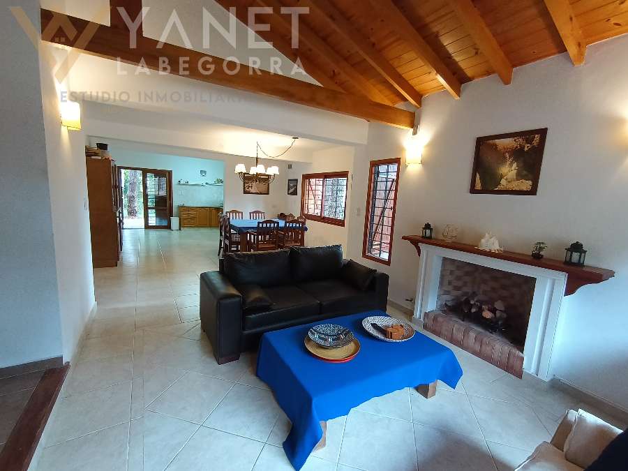 Amplio Chalet Independiente - Naturaleza Y Confort En Un Solo Lugar - Casa en Venta en Costa del Este con 3 dorm., 4 amb., 137 m2 cubiertos y 555 m2 totales - imagen 3