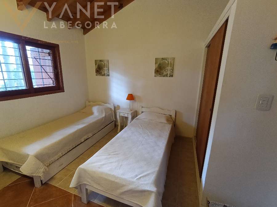 Amplio Chalet Independiente - Naturaleza Y Confort En Un Solo Lugar - Casa en Venta en Costa del Este con 3 dorm., 4 amb., 137 m2 cubiertos y 555 m2 totales - imagen 12