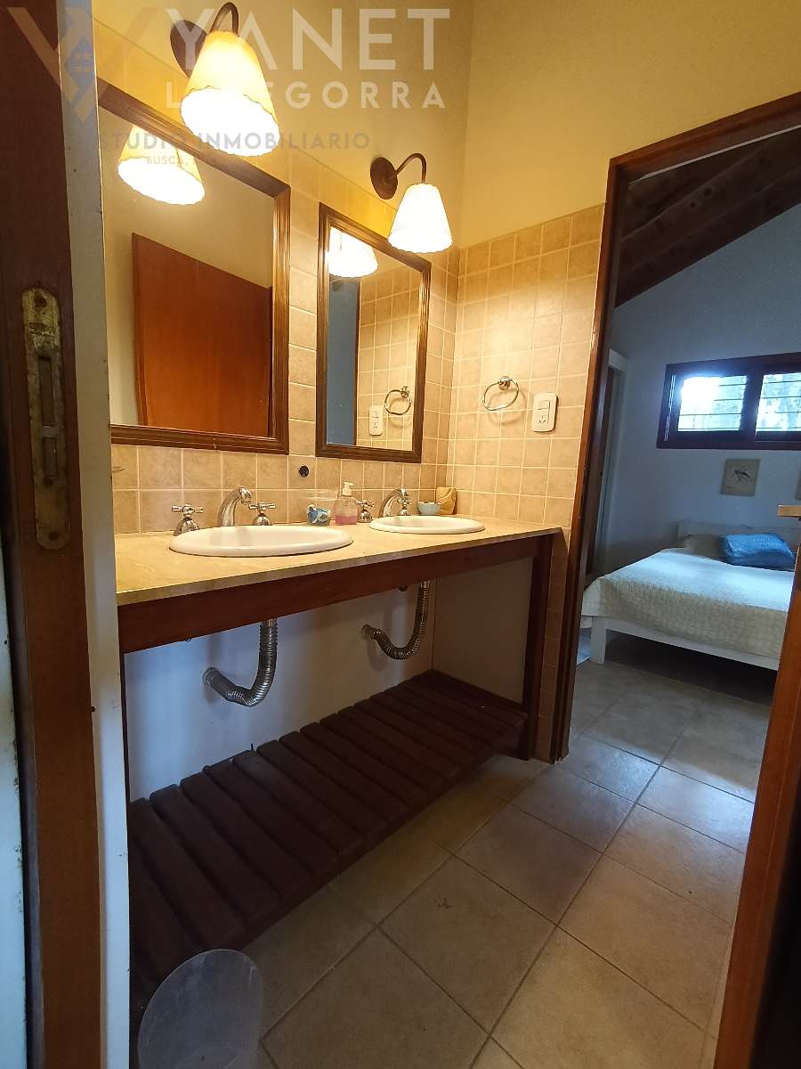 Amplio Chalet Independiente - Naturaleza Y Confort En Un Solo Lugar - Casa en Venta en Costa del Este con 3 dorm., 4 amb., 137 m2 cubiertos y 555 m2 totales - imagen 14