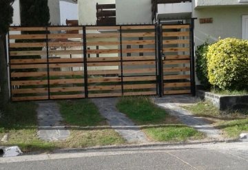 Casa única en Mar del Tuyu en Venta · dueño directo · 4 o más dorm · 3 cocheras · 300 m² de lote - Imagen 2