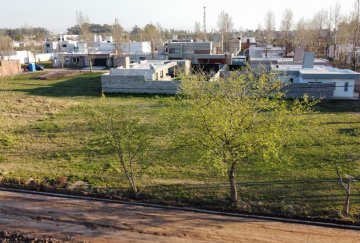 Terreno en Venta en Villa Nueva con frente 17,4 m y largo 28 m - Imagen 1