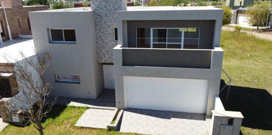 Casa en Venta en Villa Nueva con 3 dorm., 190 m2 cubiertos y 240 m2 totales - imagen 1