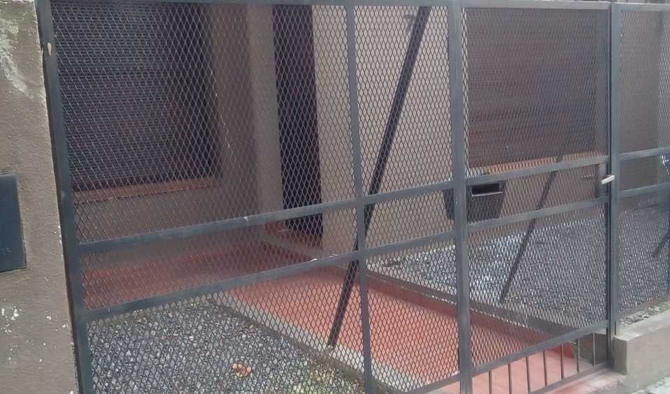 Vendemos Casa 5 Ambientes En Ensenada Barrio Primavera (campamento) - Casa en Venta en Ensenada con 2 dorm., 5 amb. y 95 m2 cubiertos - imagen 3