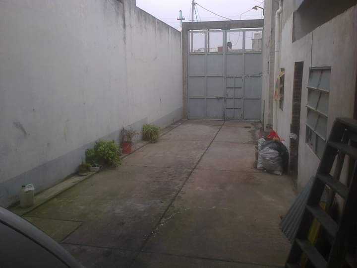 Galpón en Alquiler en Aldo Bonzi, · dueño directo · cochera · 220 m² de lote - Imagen 3