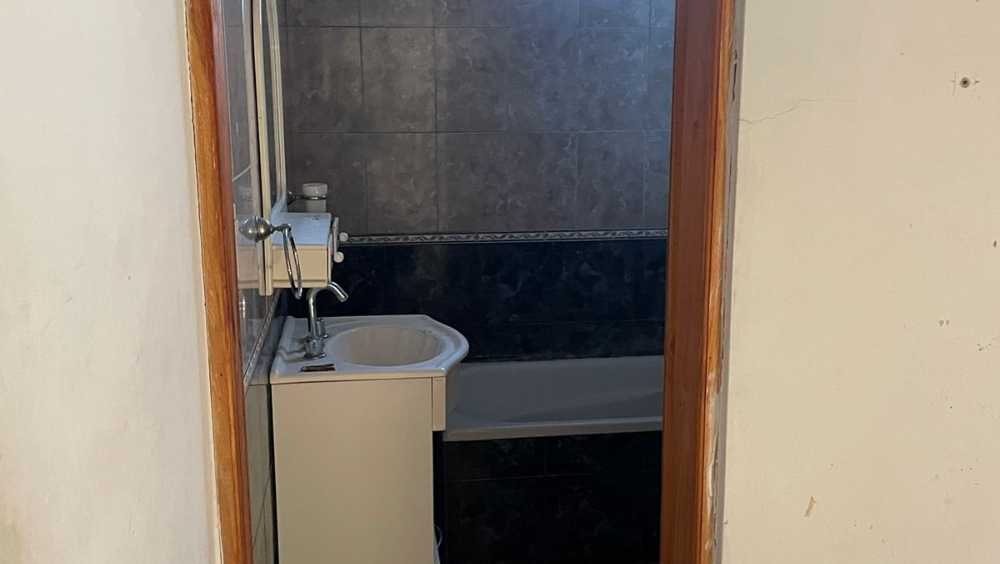 Casa disponible en Crespo · dueño directo · 4 o más dorm · cochera · 39,22 m² de lote - Imagen 3