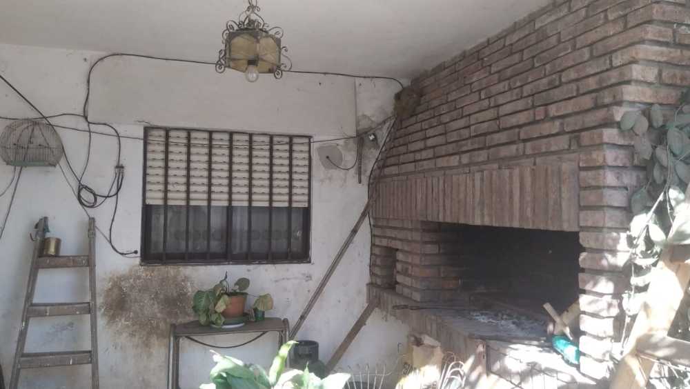 Casa única en Córdoba en Venta · dueño directo · 2 dorm · 5 ambientes · 3 cocheras - Imagen 2