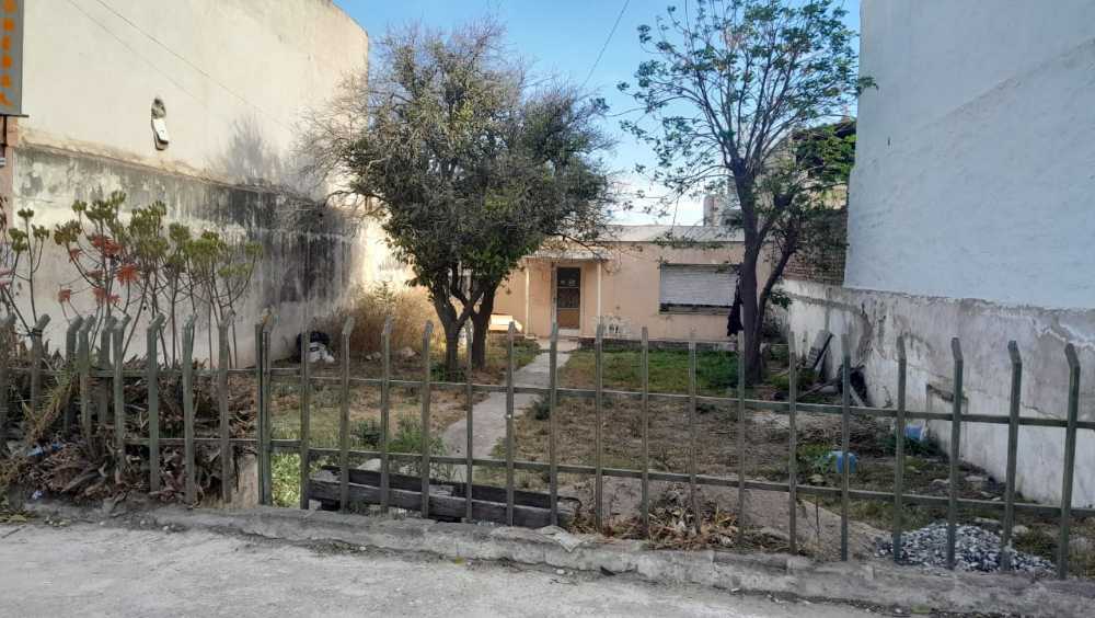 Casa disponible en Córdoba · dueño directo · 2 dorm · 4 ambientes · 263 m² de lote - Imagen 1