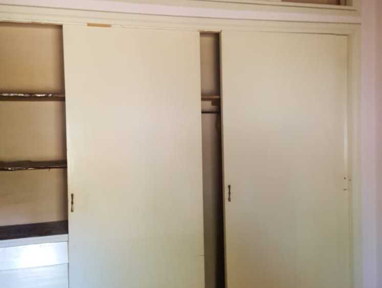 Excelente Casa en Elena en Venta · dueño directo · 4 o más dorm · cochera · 1,42 m² de lote - Imagen 3
