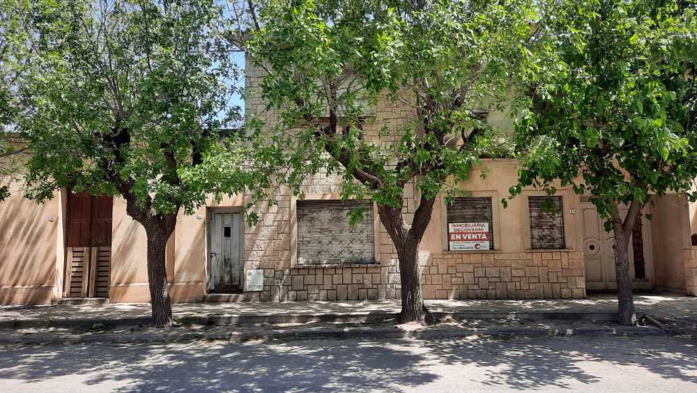 Av. Diego Buteler Nº 170, Elena