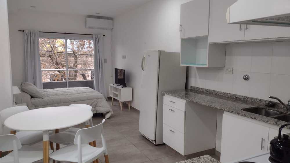 Casa disponible en Lobos · dueño directo · No tiene dorm · 1 ambientes - Imagen 3