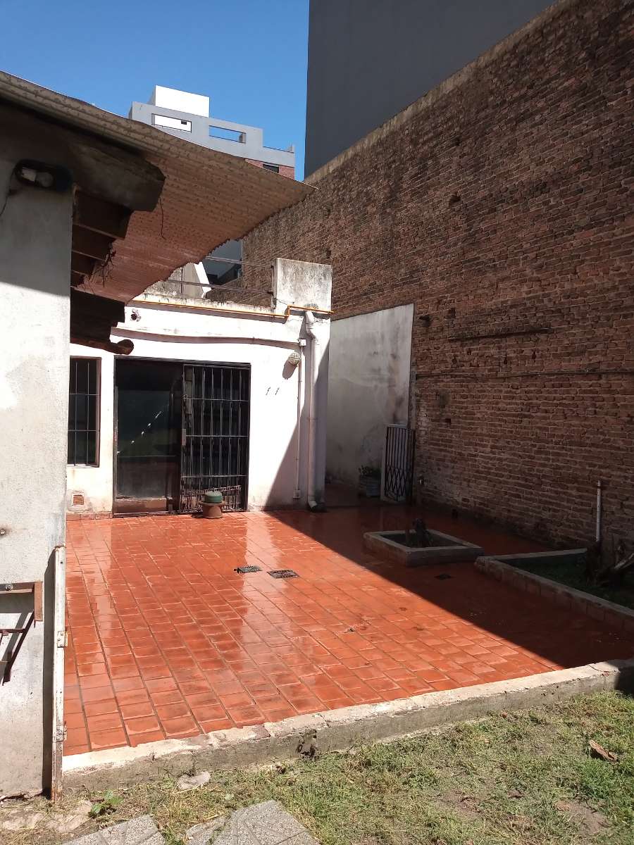 Dueo Directo Vende Casa Tipo Ph En El Centro De Santos Lugares Zona Residencial - Casa en Venta en Santos Lugares con 1 dorm., 3 amb., 120 m2 cubiertos y 223 m2 totales - imagen 3