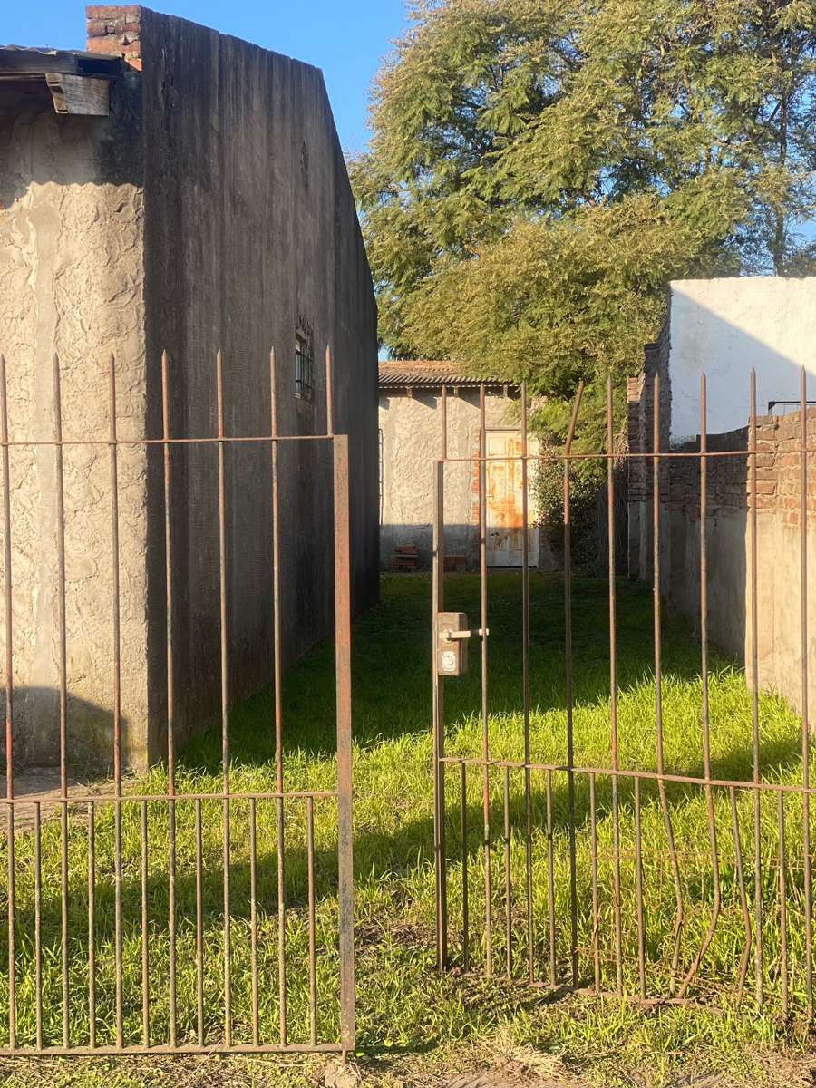 Casa En Venta Dueo - Casa en Venta en Lobos con 2 dorm., 4 amb., 107 m2 cubiertos y 336 m2 totales - imagen 8