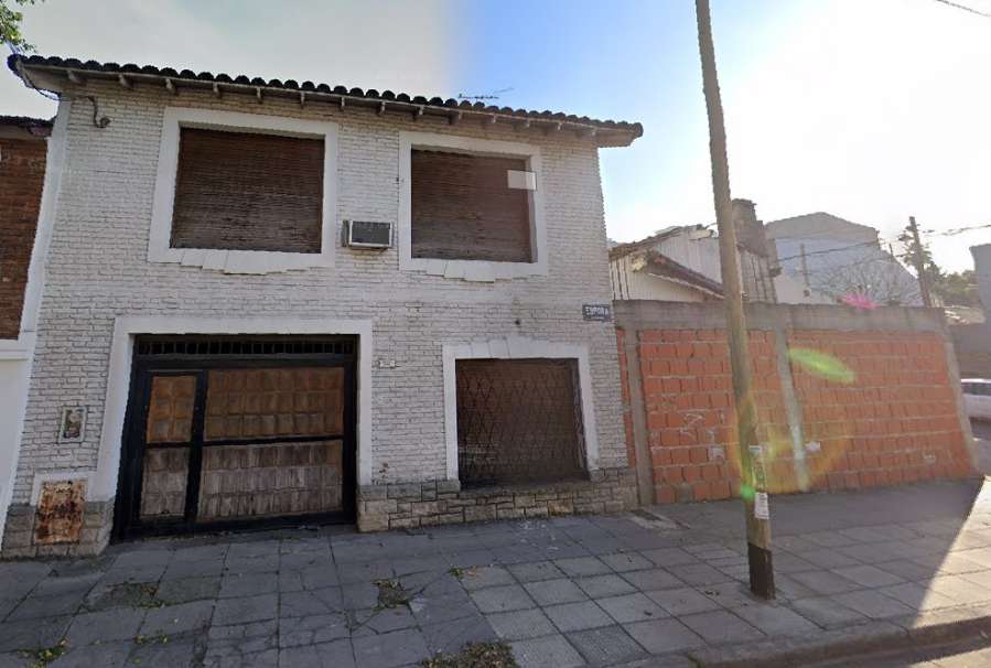 Galpón disponible en Ramos Mejia · dueño directo · 4 o más dorm · cochera · 198 m² de lote - Imagen 3