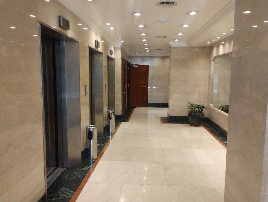OFICINA EN ALQUILER EN EXCLUSIVO EDIFICIO DE CATEGORÍA - Imagen 4