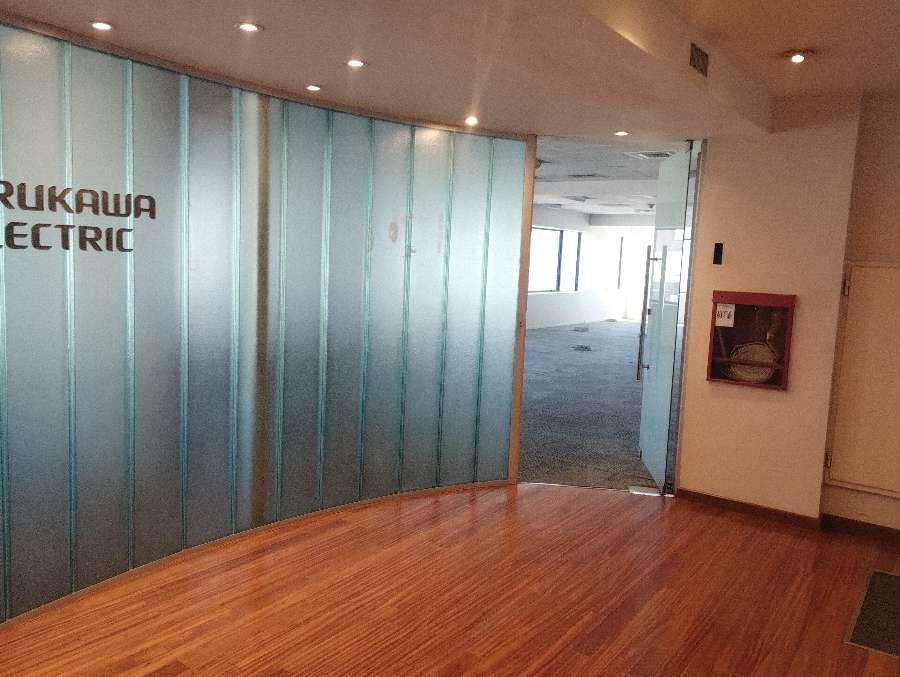 OFICINA EN ALQUILER EN EXCLUSIVO EDIFICIO DE CATEGORÍA - Imagen 2