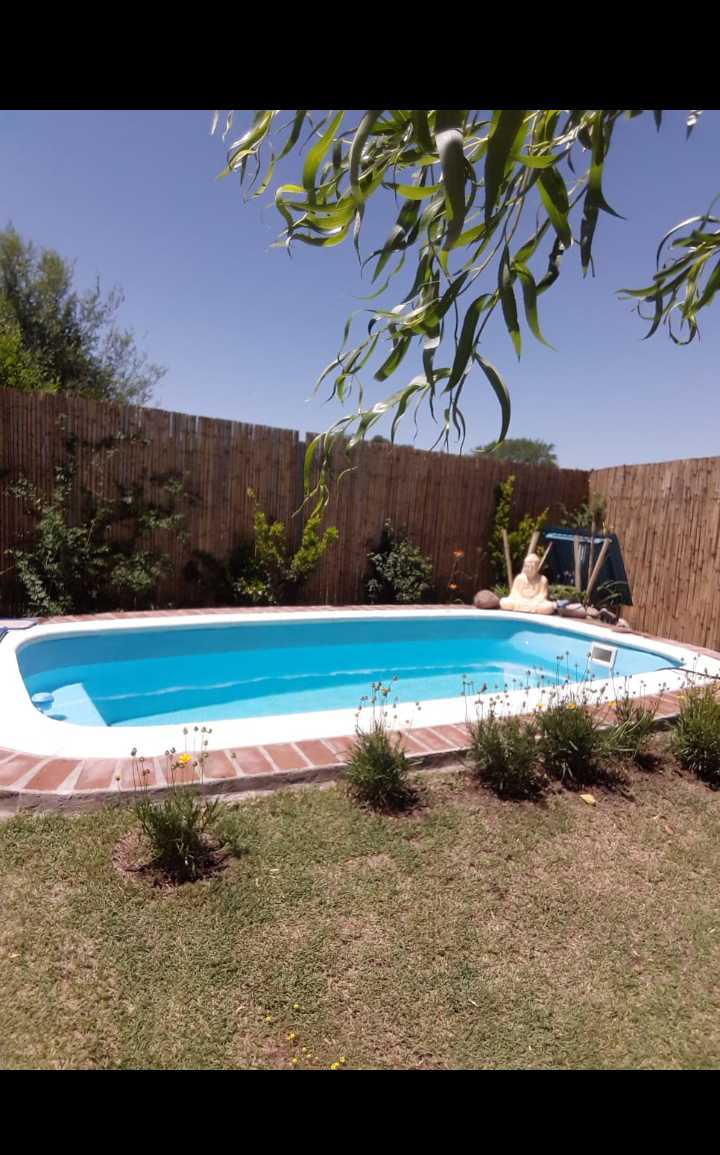 Oportunidad: Casa en Venta en Villa Giardino · dueño directo · 3 dorm · cochera · 311 m² de lote - Imagen 3